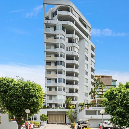 Апартаменты Lavish 3-Bed With Wraparound Balcony And Pool Брисбен Экстерьер фото
