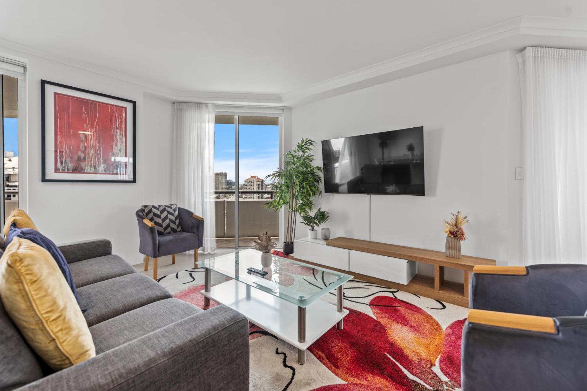 Апартаменты Lavish 3-Bed With Wraparound Balcony And Pool Брисбен Экстерьер фото